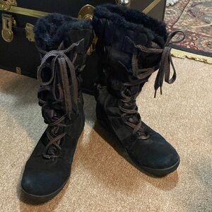 Timberland Parkin Suede Puffer Boot - Black (Size 10)